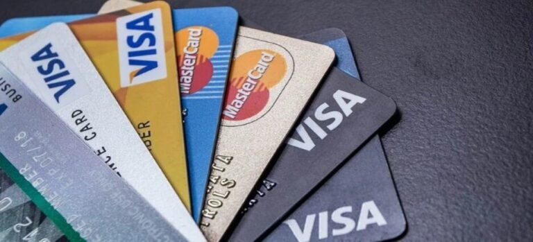 Detienen a banda de mujeres acusadas de desplazar tarjetas bancarias en Ecatepec