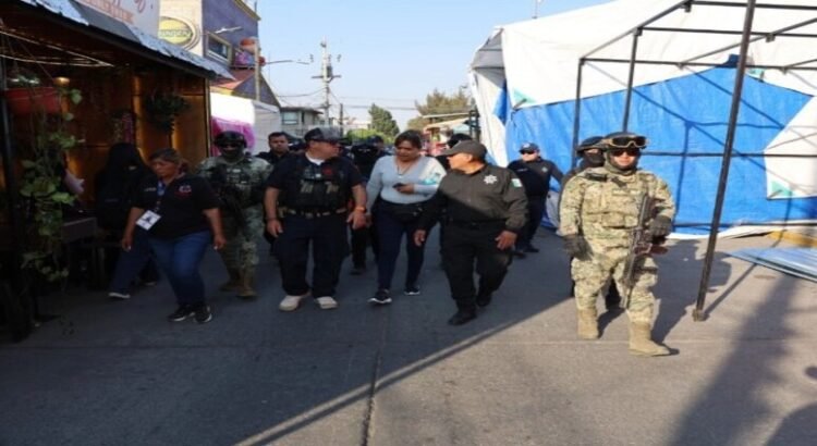 Autoridades de Ecatepec vigilarán los 75 tianguis navideños autorizados