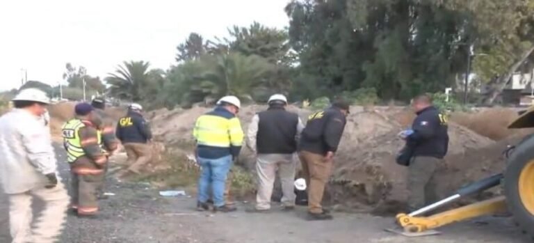 Autoridades buscan toma clandestina en predio de Ecatepec