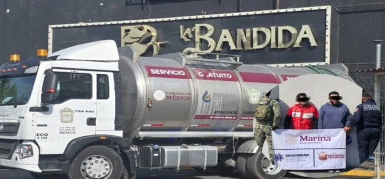 Detienen a chofer de CAEM por probable venta ilegal de agua en Ecatepec