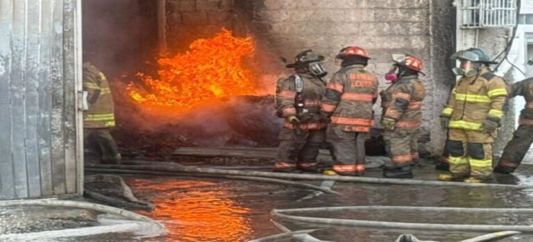 Aseguran bodega que se incendió en Ecatepec