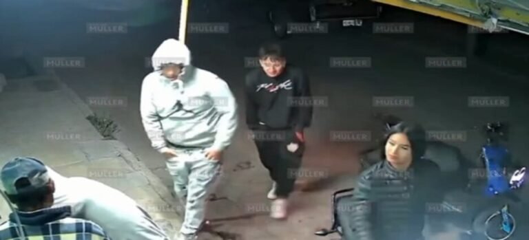 Sujetos en motocicleta asaltan a hombre mayor en Ecatepec