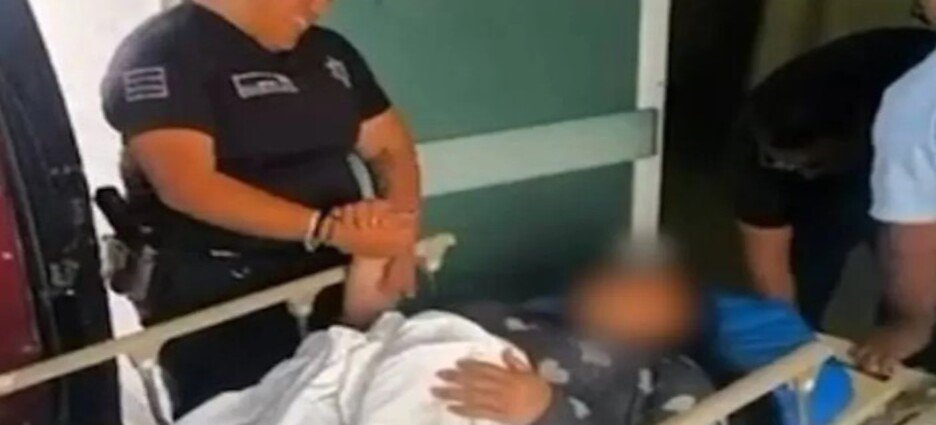 Policías atienden parto cerca de hospital en Ecatepec