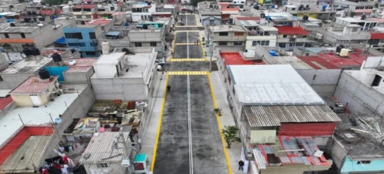 Re encarpetan calles olvidadas por décadas en Ecatepec; arreglarán 395 vialidades en 2026