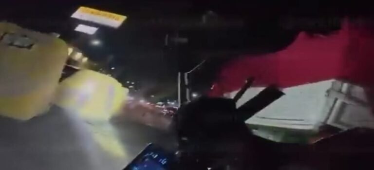 Conductor arrolla a motociclista y huye en Ecatepec