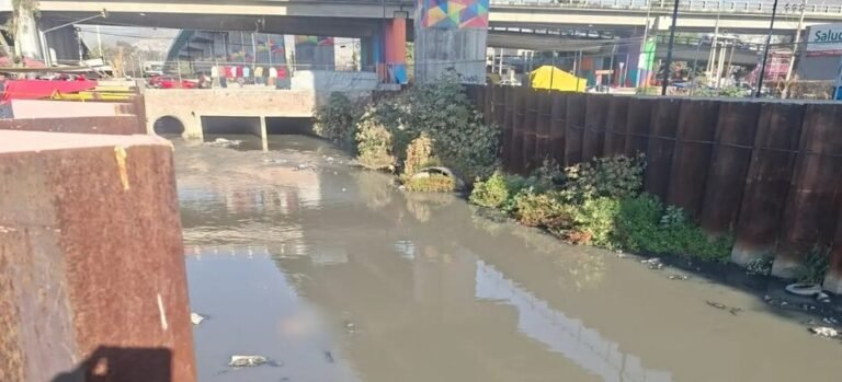 Encuentran cuerpo en el Río de los Remedios, en Ecatepec
