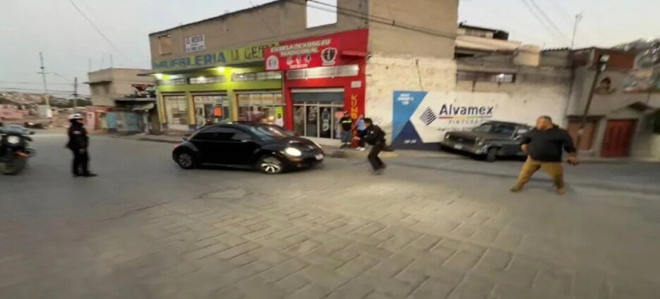 Automovilista atropella a policía de Tránsito en Ecatepec por evadir retén