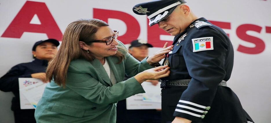 Policías de Ecatepec reciben estímulos por su destacado empeño en prevención de delitos