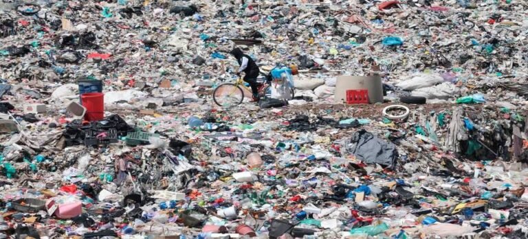 Edomex genera tanta basura al día, como 12 estados juntos